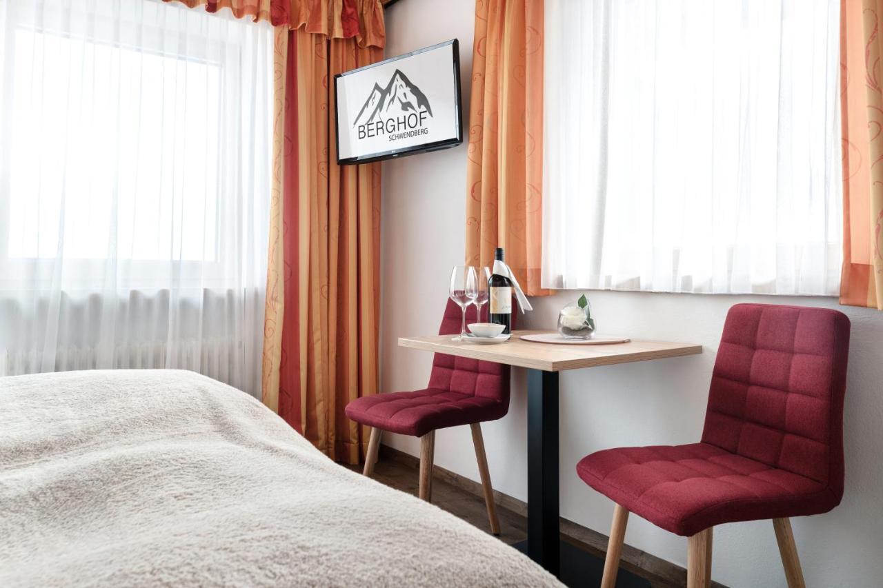 Gasthof Pension Berghof Hippach Bagian luar foto