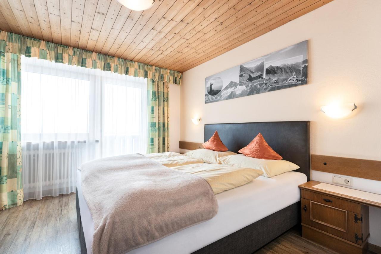 Gasthof Pension Berghof Hippach Bagian luar foto