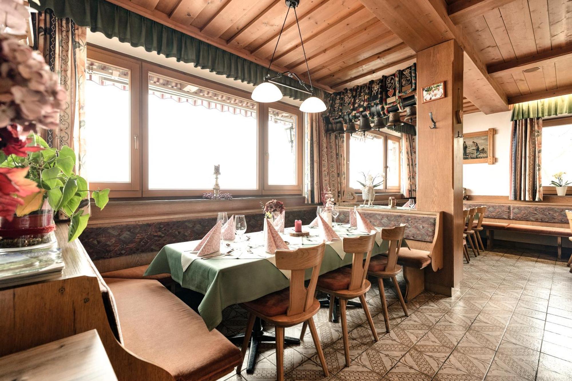 Gasthof Pension Berghof Hippach Bagian luar foto