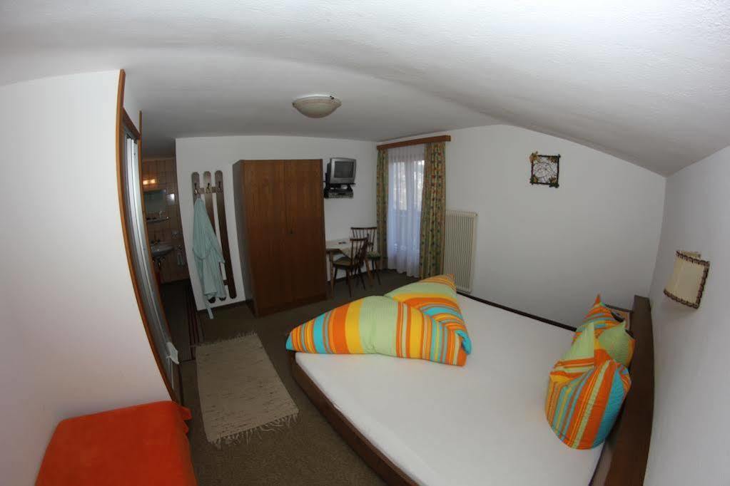 Gasthof Pension Berghof Hippach Bagian luar foto