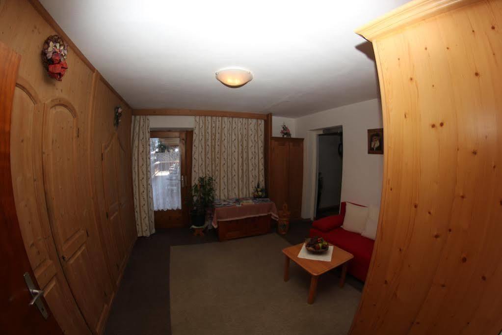 Gasthof Pension Berghof Hippach Bagian luar foto