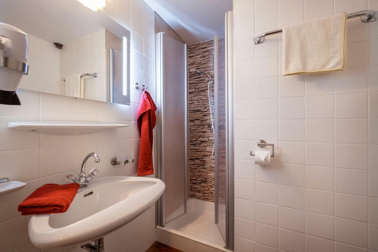 Gasthof Pension Berghof Hippach Bagian luar foto