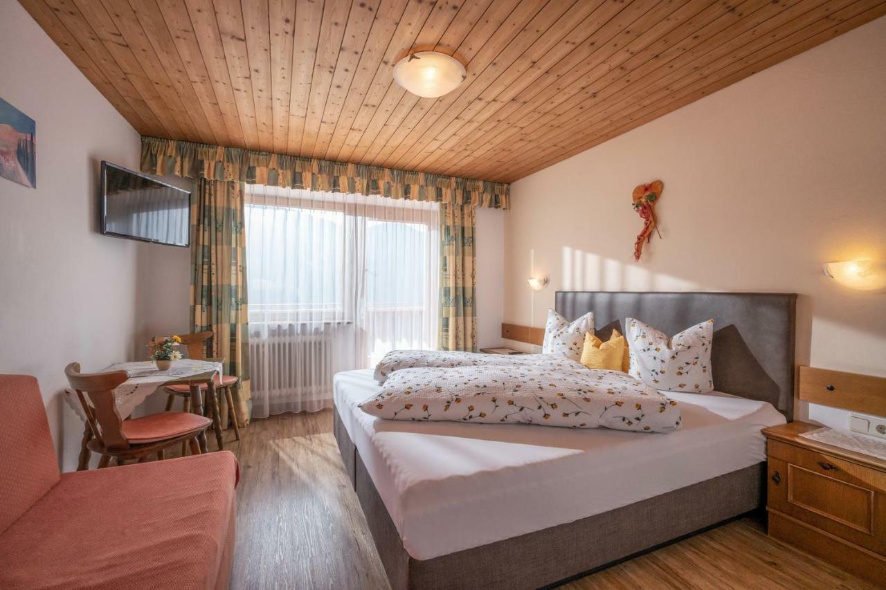 Gasthof Pension Berghof Hippach Bagian luar foto
